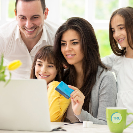 Family Shopping Online At TRUMART